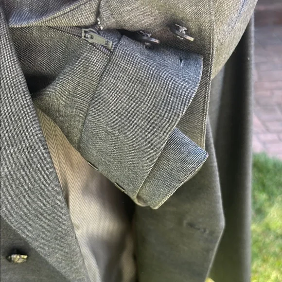 Tahari Classic Gray Double-Breasted Suit - Picture 7 of 15